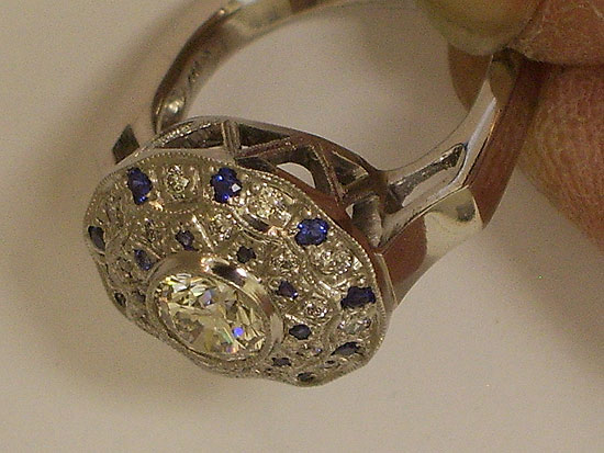18K White Gold & Sapphire Antique Ring