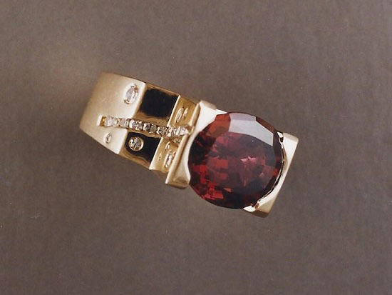 18K Gold, Diamond & Rhodolite Garnet Ring